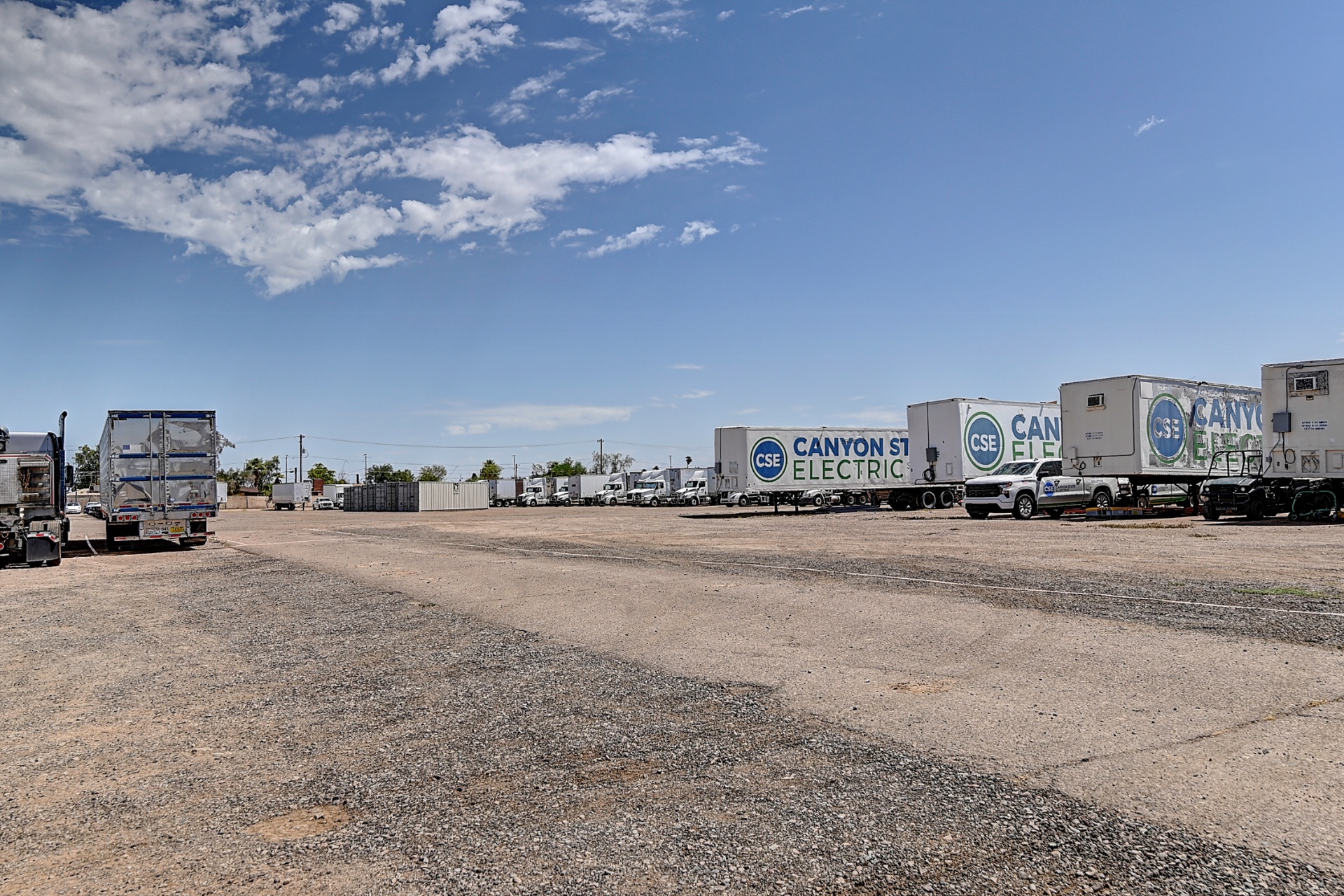 Outdoor Storage for Contractors: Permits, Rules and Risks